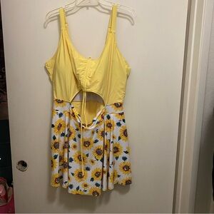 Kim Curvy Womens One Piece Swimsuit 24W Yellow Sunflowers Attached Skirt New